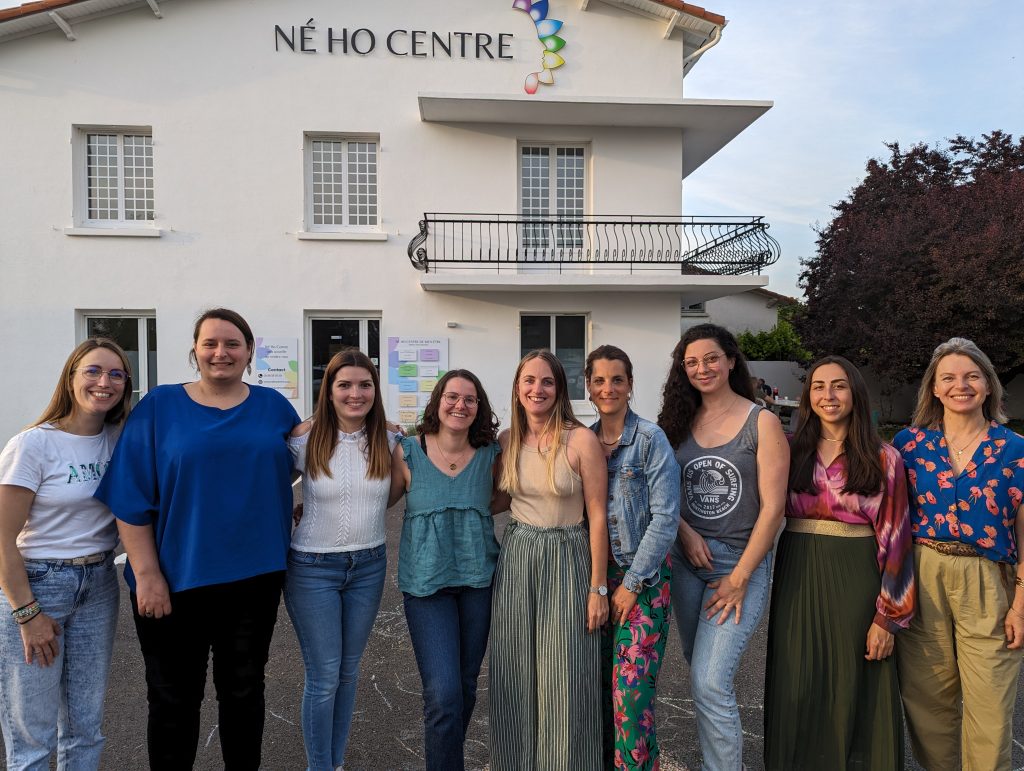 Rencontrez l'équipe pluridisciplinaire autour de la santé et du bien être, à Né Ho Centre, au Gua, en Charente Maritime.